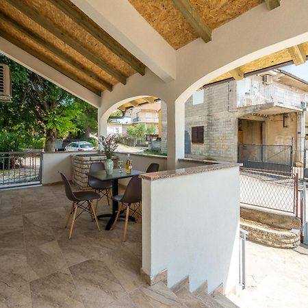 Apartmani Dupor Gornji Karin Buitenkant foto