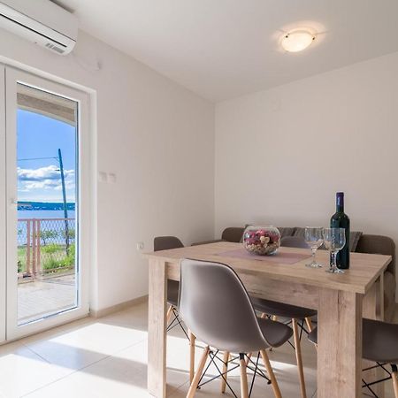 Apartmani Dupor Gornji Karin Buitenkant foto