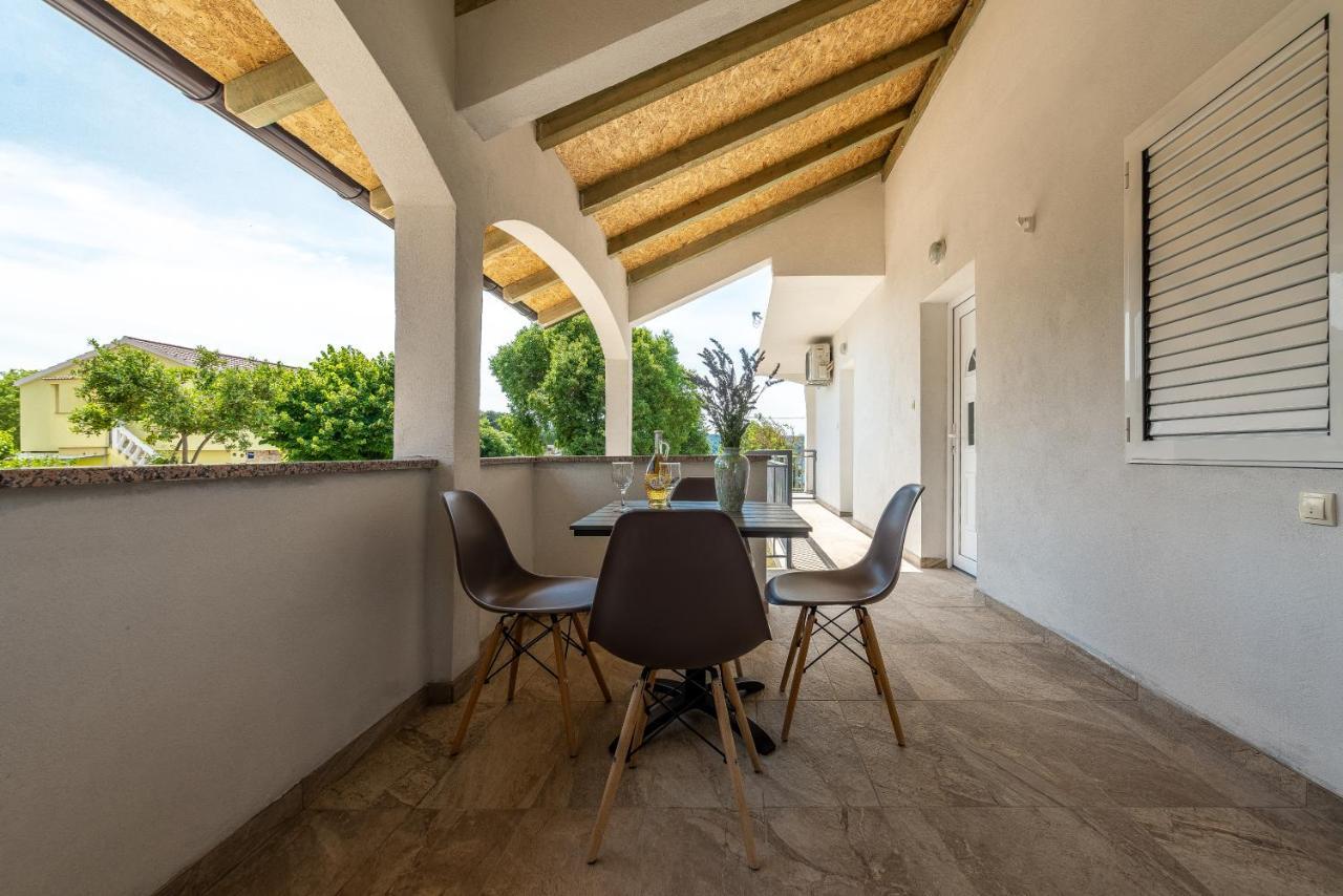 Apartmani Dupor Gornji Karin Buitenkant foto