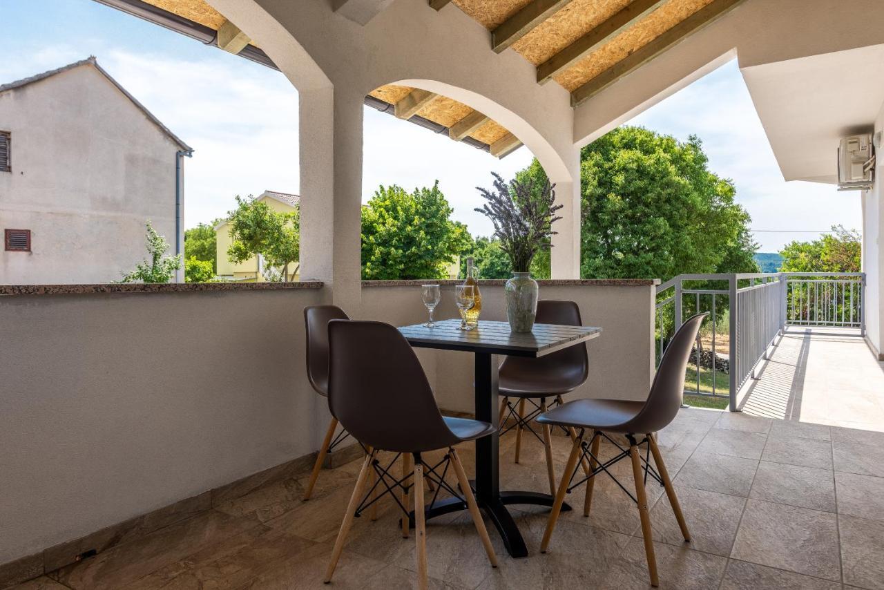 Apartmani Dupor Gornji Karin Buitenkant foto