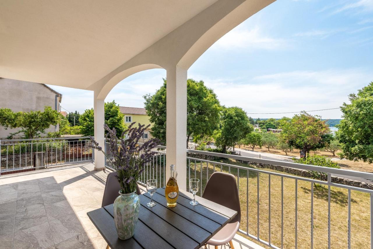 Apartmani Dupor Gornji Karin Buitenkant foto