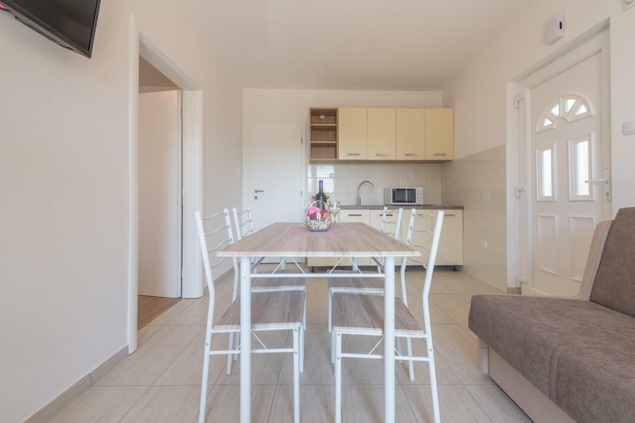 Apartmani Dupor Gornji Karin Buitenkant foto