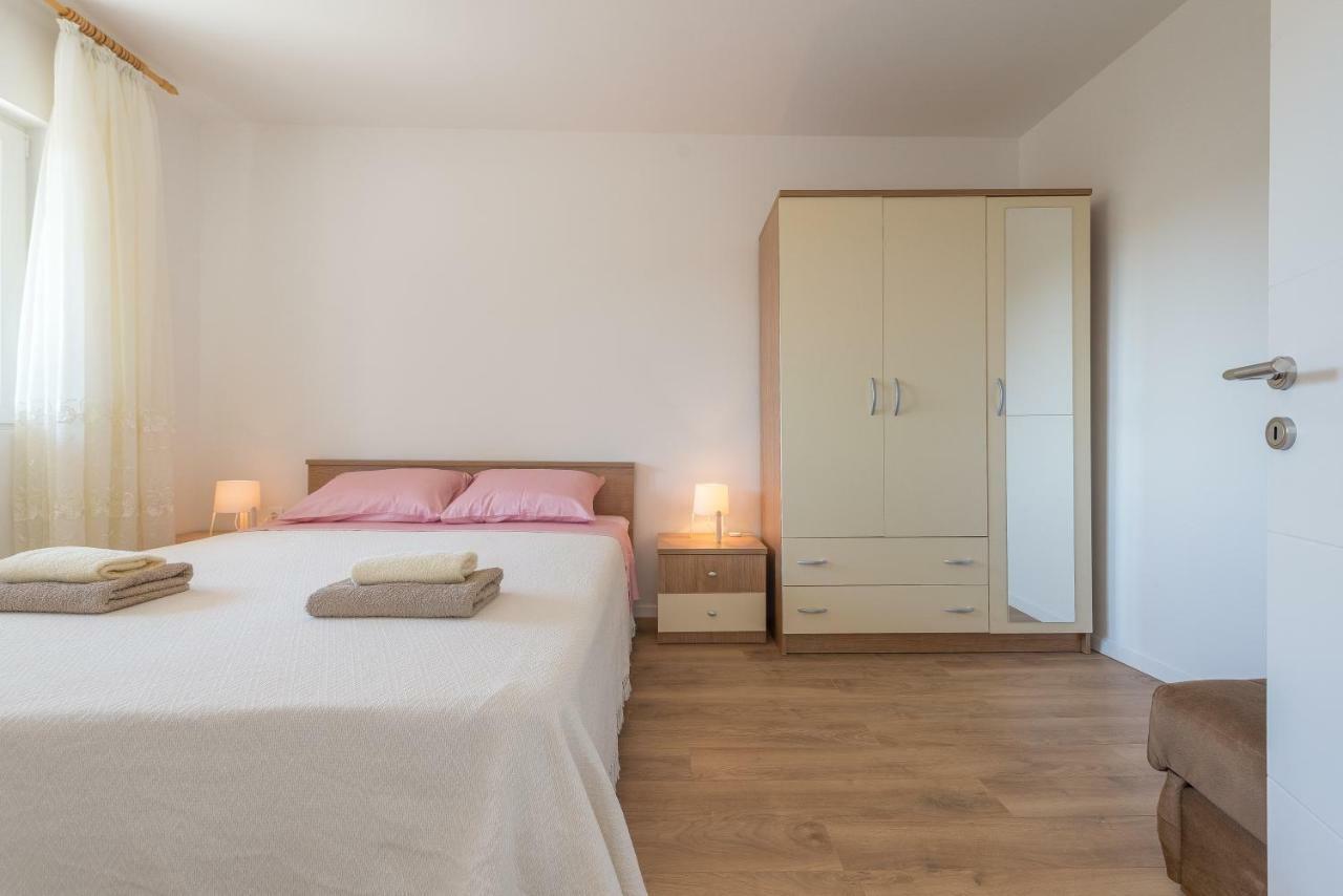 Apartmani Dupor Gornji Karin Buitenkant foto