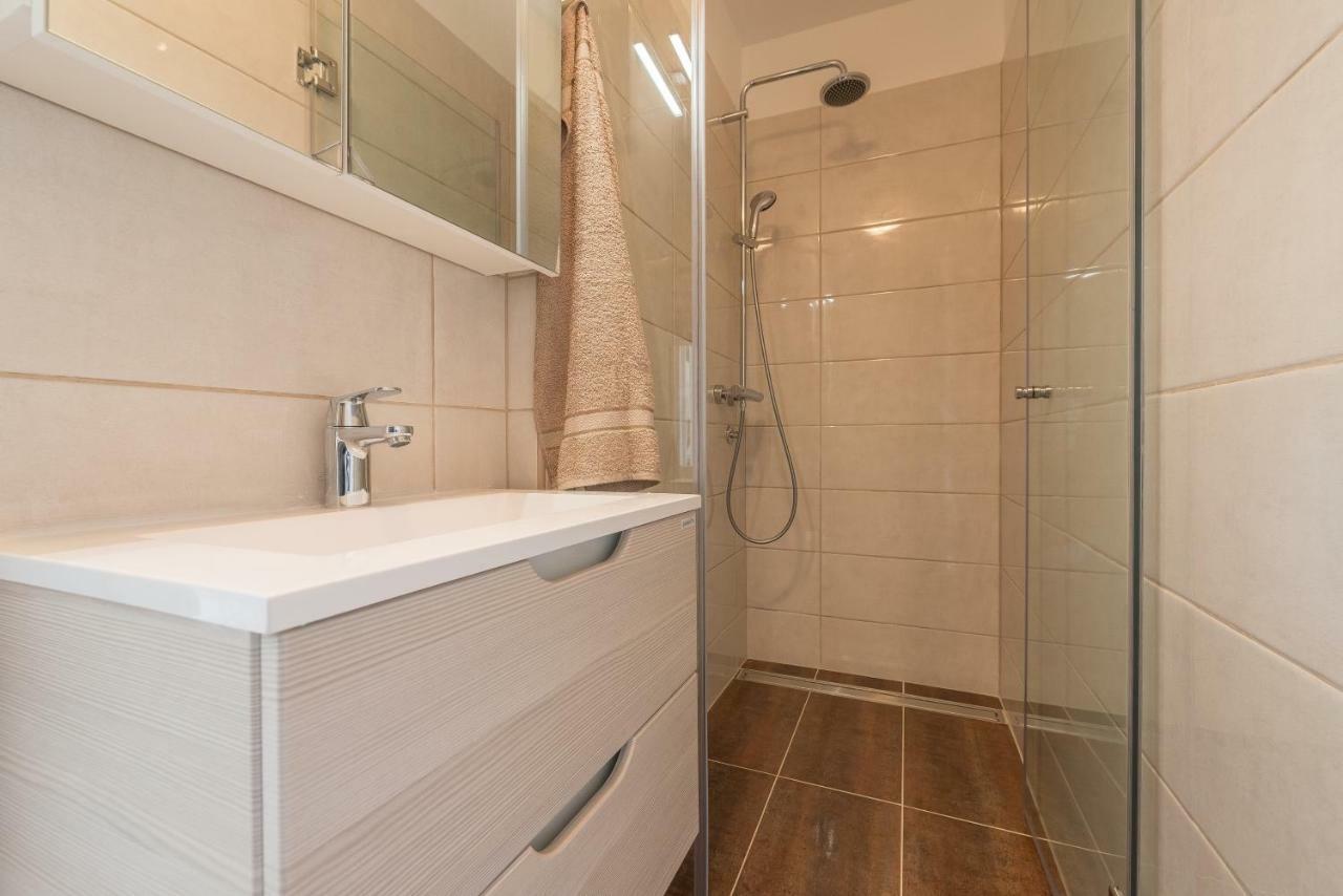 Apartmani Dupor Gornji Karin Buitenkant foto