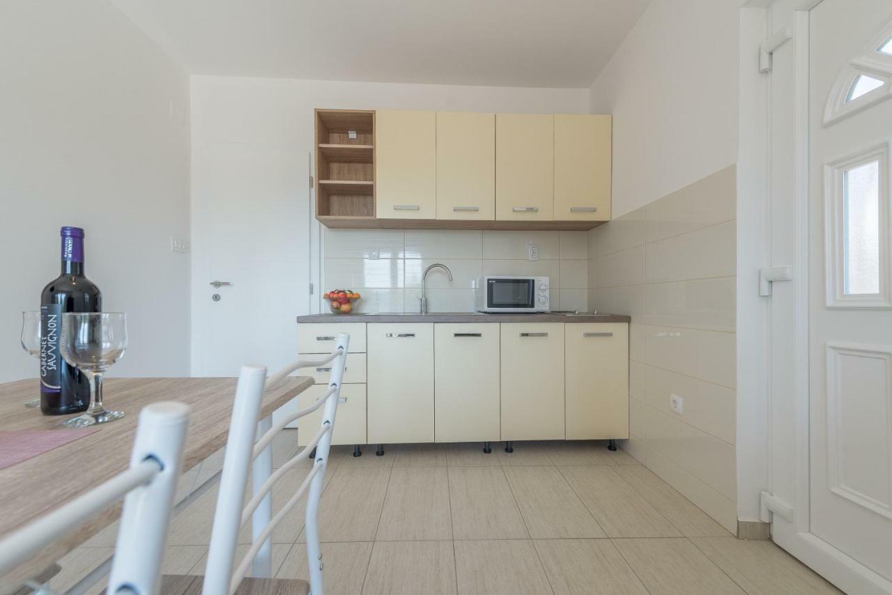 Apartmani Dupor Gornji Karin Buitenkant foto
