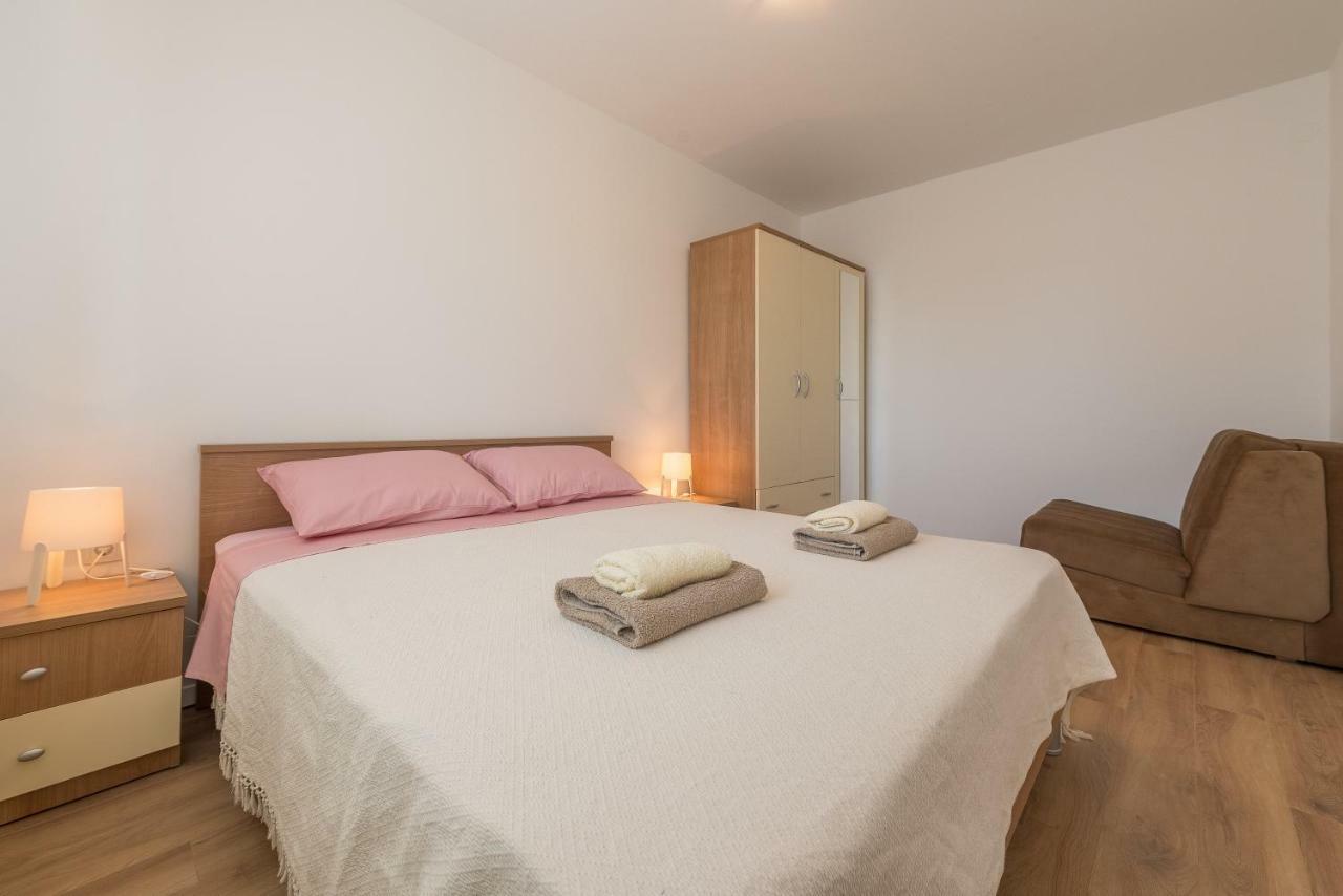 Apartmani Dupor Gornji Karin Buitenkant foto