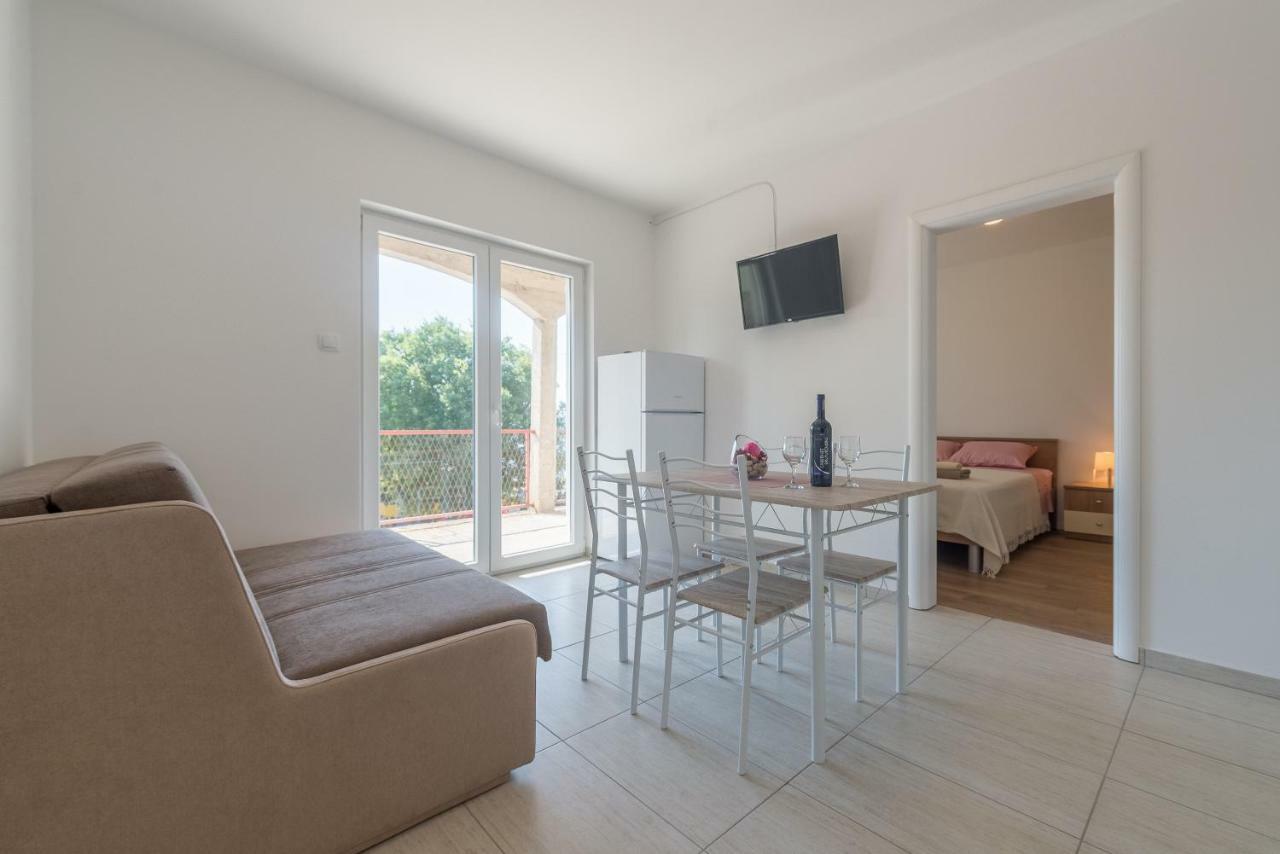 Apartmani Dupor Gornji Karin Buitenkant foto