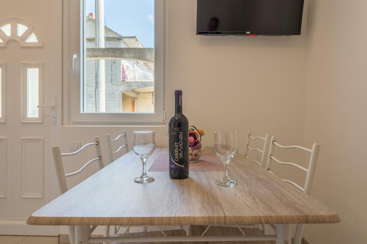 Apartmani Dupor Gornji Karin Buitenkant foto