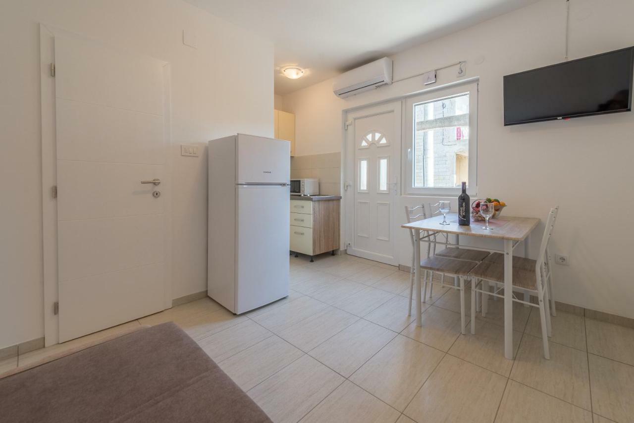 Apartmani Dupor Gornji Karin Buitenkant foto