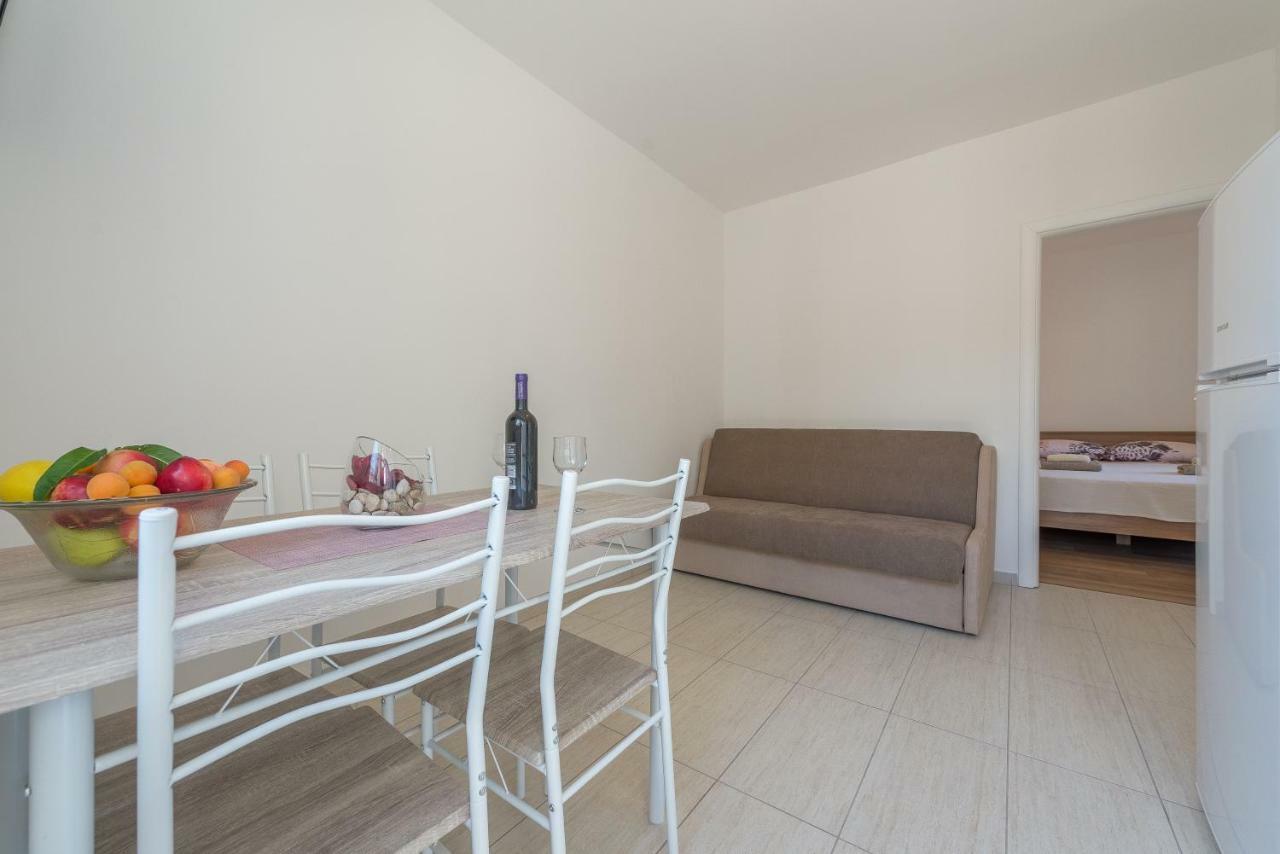 Apartmani Dupor Gornji Karin Buitenkant foto