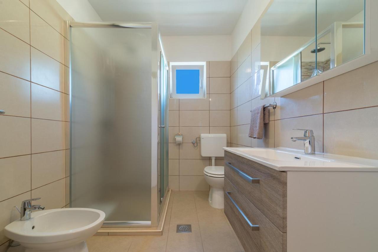 Apartmani Dupor Gornji Karin Buitenkant foto