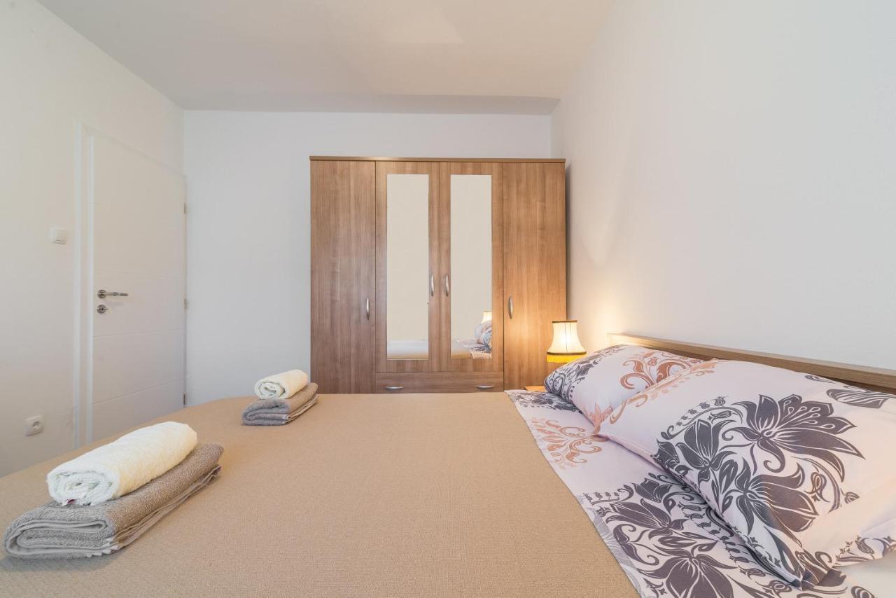 Apartmani Dupor Gornji Karin Buitenkant foto
