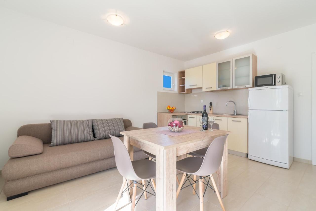 Apartmani Dupor Gornji Karin Buitenkant foto