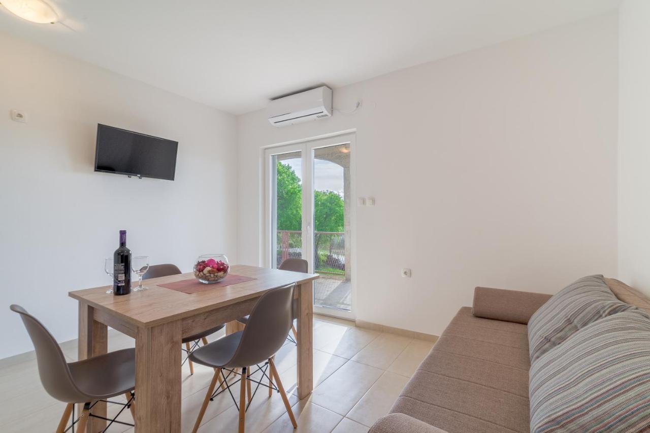 Apartmani Dupor Gornji Karin Buitenkant foto